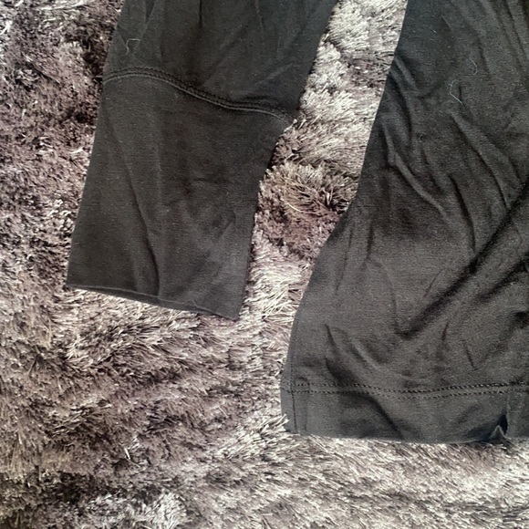 ✨NWT✨ 3/4 Black Top by peach 🍑 - 95% Modal/5% Spandex - Picture 3 of 7